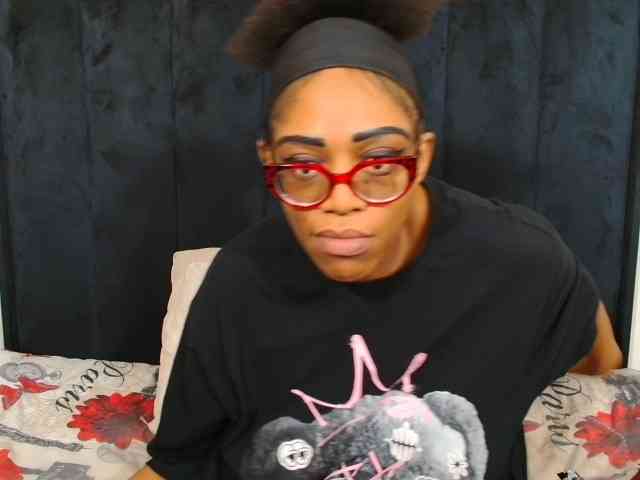 SultryDiva webcam