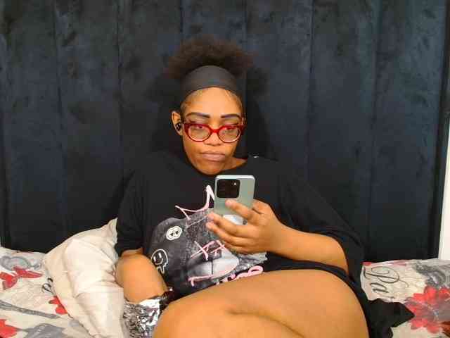 SultryDiva webcam