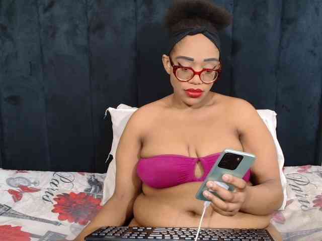 SultryDiva webcam