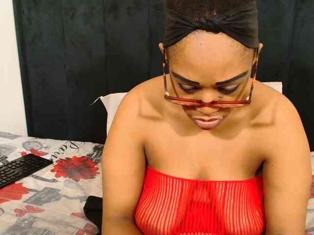 SultryDiva webcam