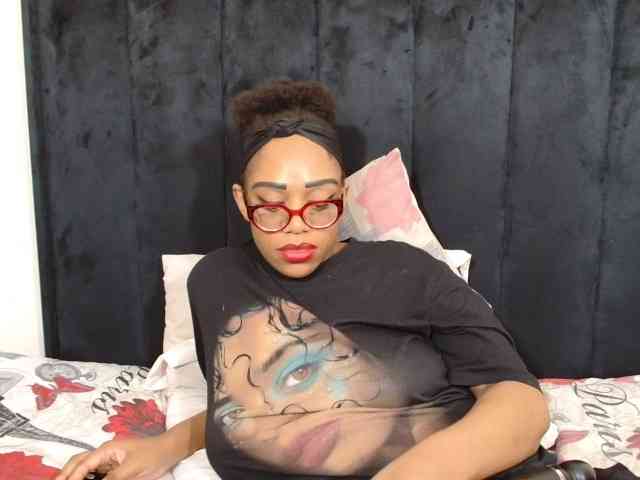 SultryDiva webcam