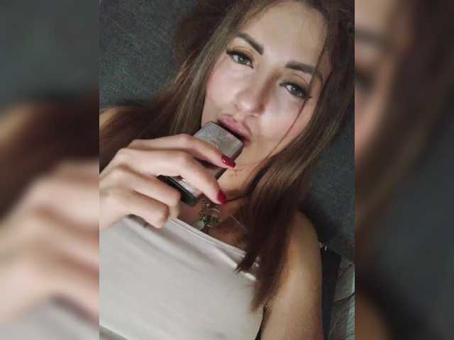 SexyKitty75-1, en directo ahora en BongaCams