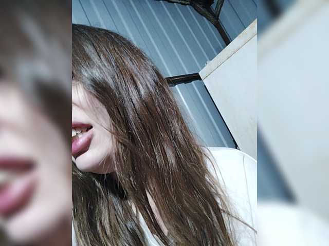 SexyKitty75-1 live cam on BongaCams