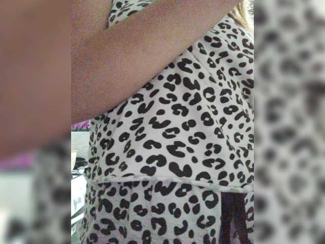 SexyKitty75-1 live cam on BongaCams
