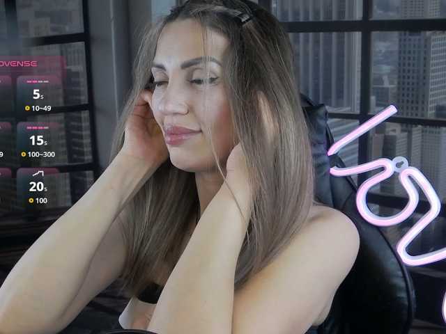 SexyKitty75-1, en directo ahora en BongaCams