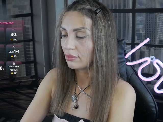 SexyKitty75-1, en directo ahora en BongaCams