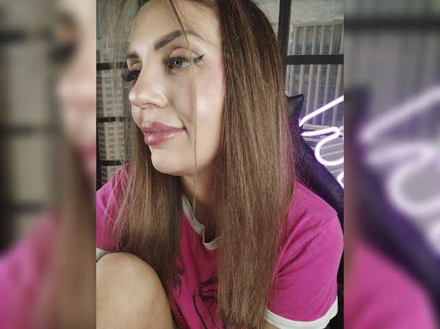 SexyKitty75-1 live cam on BongaCams