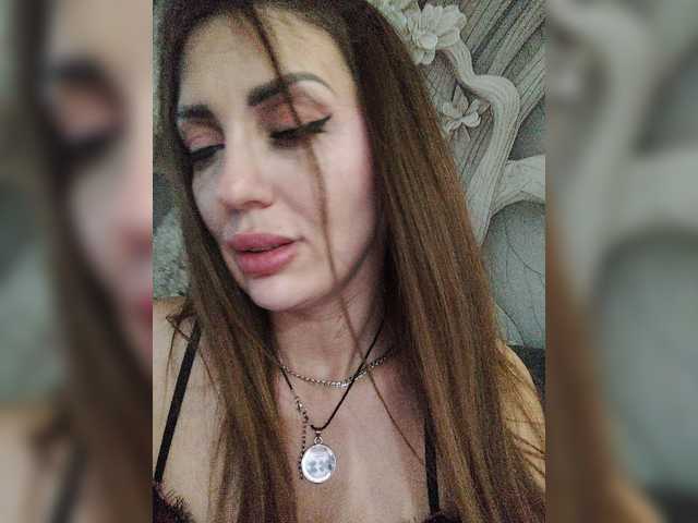 SexyKitty75-1 live cam on BongaCams