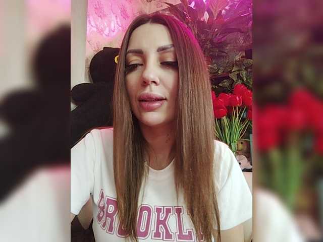 SexyKitty75-1's BongaCams show and profile