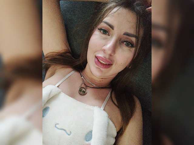 SexyKitty75-1 live cam on BongaCams