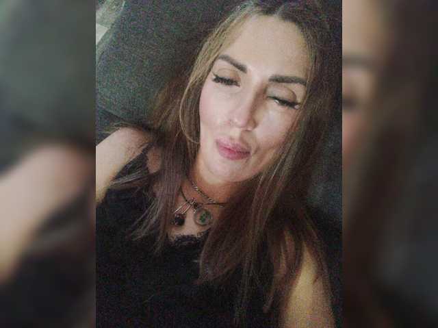 SexyKitty75-1, en directo ahora en BongaCams