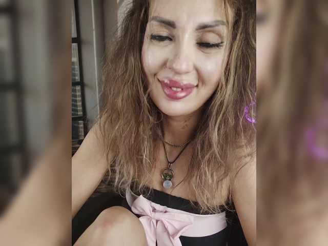 SexyKitty75-1 live cam on BongaCams