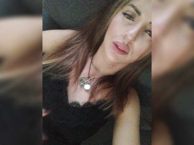 SexyKitty75-1, en directo ahora en BongaCams