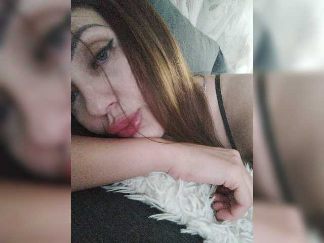 SexyKitty75-1 live cam on BongaCams