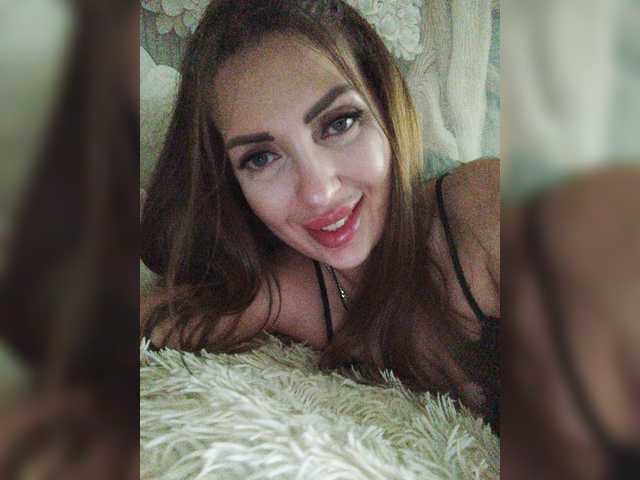 SexyKitty75-1 live cam on BongaCams