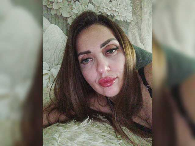 SexyKitty75-1 live cam on BongaCams