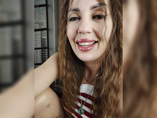 SexyKitty75-1 live cam on BongaCams