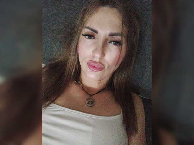 SexyKitty75-1, en directo ahora en BongaCams