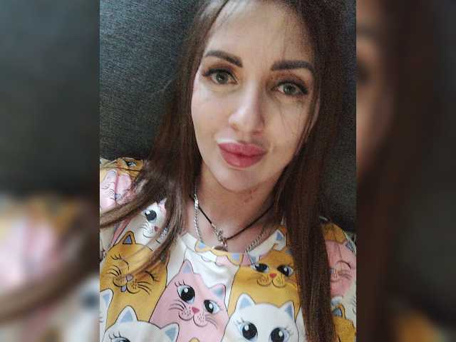 SexyKitty75-1 live cam on BongaCams