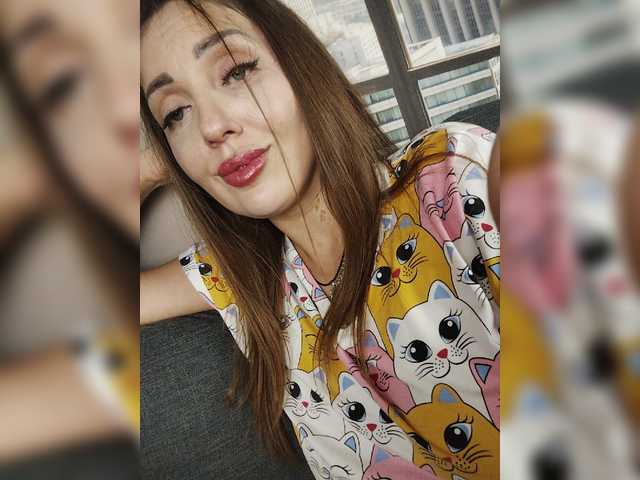 SexyKitty75-1 live cam on BongaCams