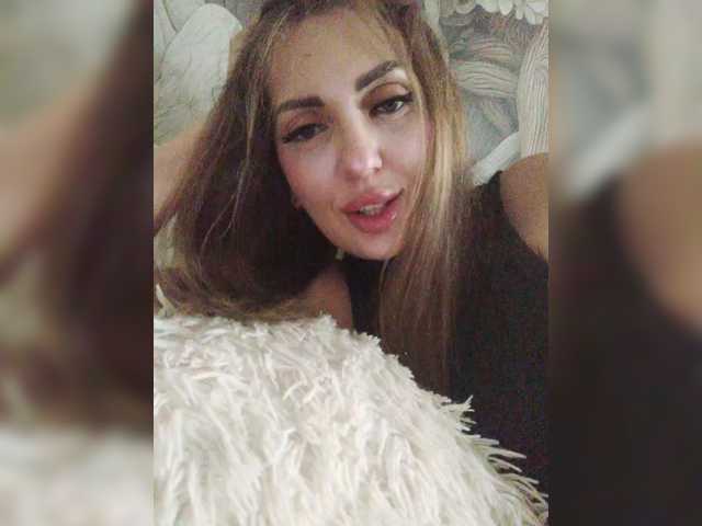 SexyKitty75-1 live cam on BongaCams