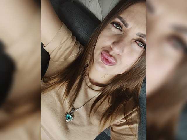 SexyKitty75-1 live cam on BongaCams