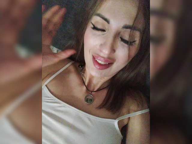 SexyKitty75-1 live cam on BongaCams
