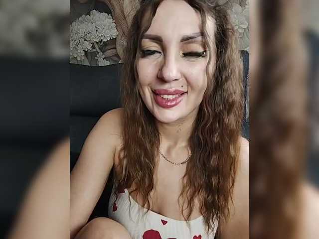 SexyKitty75-1 live cam on BongaCams