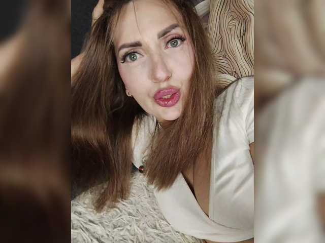 SexyKitty75-1 live cam on BongaCams