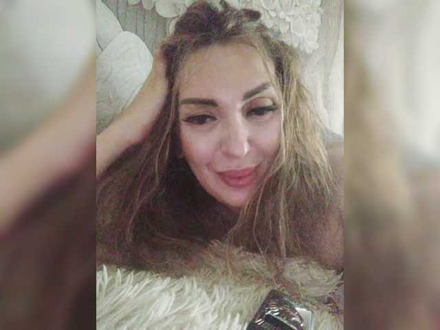 SexyKitty75-1 live cam on BongaCams