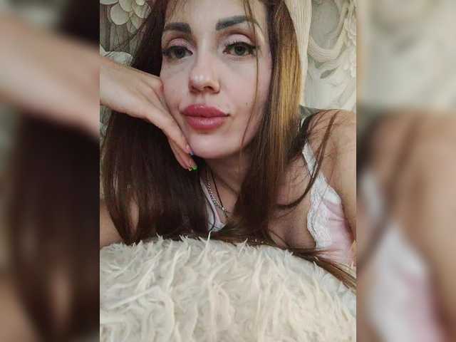 SexyKitty75-1 live cam on BongaCams