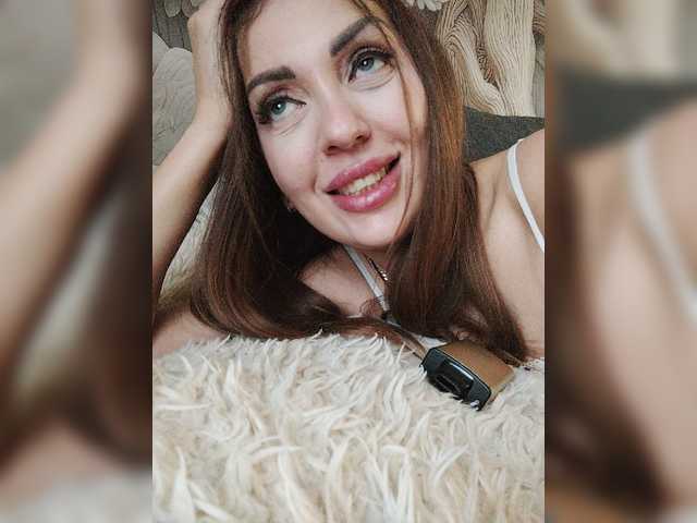 SexyKitty75-1 live cam on BongaCams