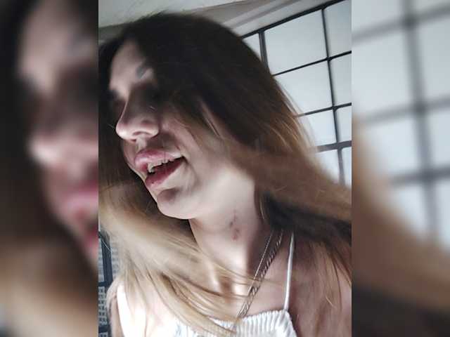 SexyKitty75-1 live cam on BongaCams