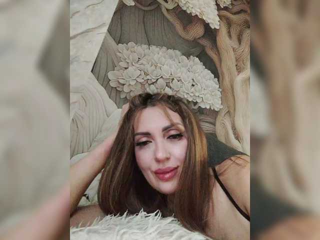 SexyKitty75-1 live cam on BongaCams