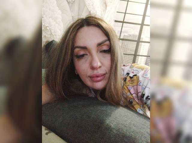 SexyKitty75-1 live cam on BongaCams