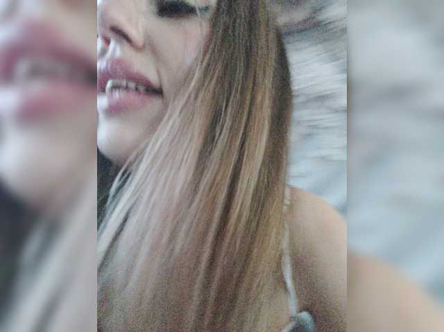 SexyKitty75-1 live cam on BongaCams