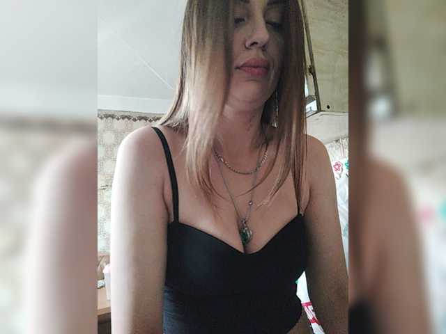 SexyKitty75-1 live cam on BongaCams