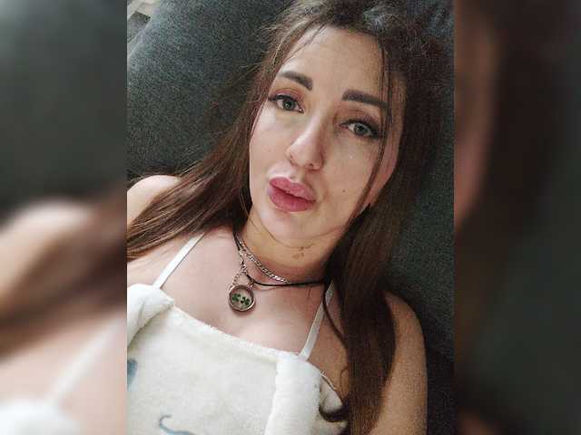 SexyKitty75-1 live cam preview