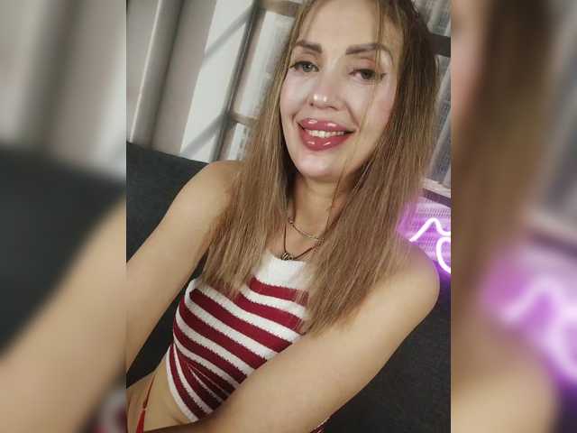 SexyKitty75-1 live cam on BongaCams