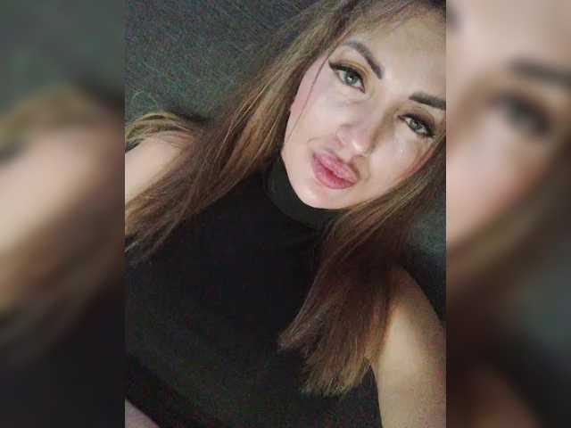 SexyKitty75-1 live cam on BongaCams