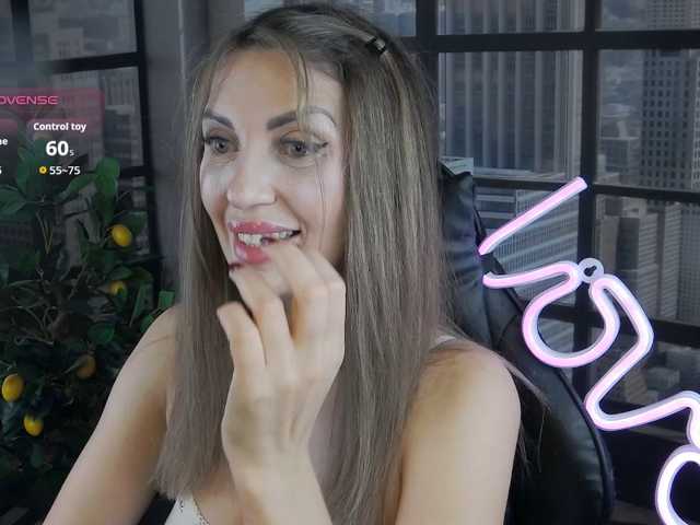 SexyKitty75-1 live cam on BongaCams