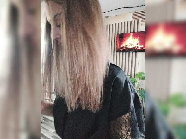 SexyKitty75-1 live cam on BongaCams