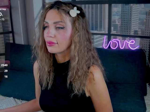 le modèle SexyKitty75-1 est en webcam porno dans un show sur le site bongacams, il possède les tags suivants: White/Caucasian,Blonde,Shaved