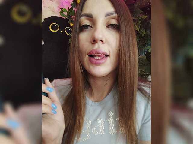 SexyKitty75-1 live cam on BongaCams