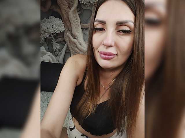 SexyKitty75-1 live cam on BongaCams