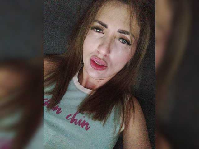 SexyKitty75-1 live cam on BongaCams