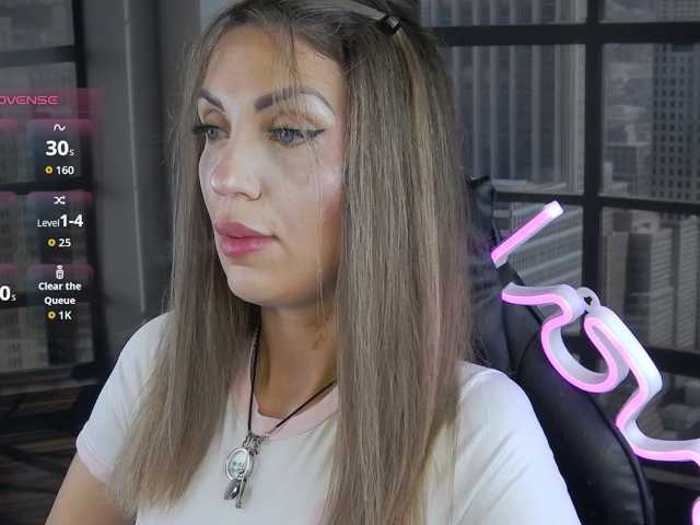SexyKitty75-1, en directo ahora en BongaCams