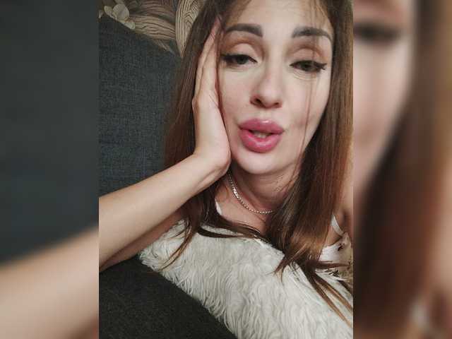 SexyKitty75-1 live cam on BongaCams