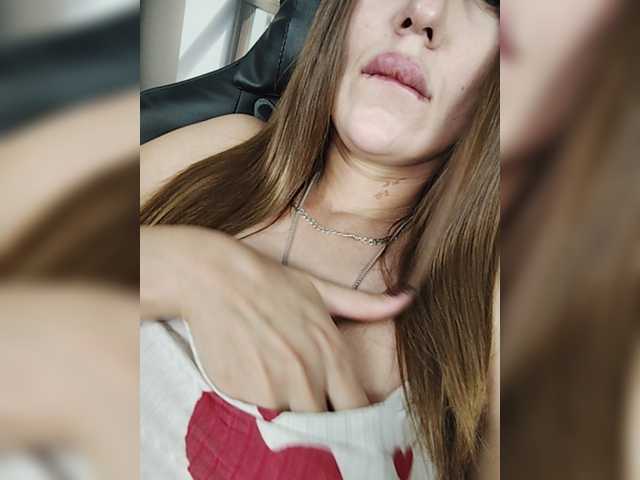 SexyKitty75-1 live cam on BongaCams