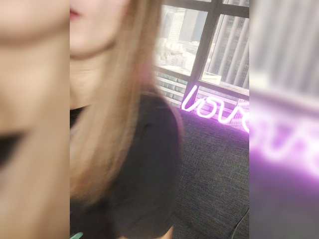 SexyKitty75-1 live cam on BongaCams